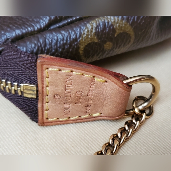 Louis Vuitton Mini Pochette Accessoires - Picture 14 of 16